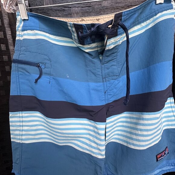 Patagonia Wavefarer Boardshorts - M's 32" Blue Striped - Picture 6 of 7